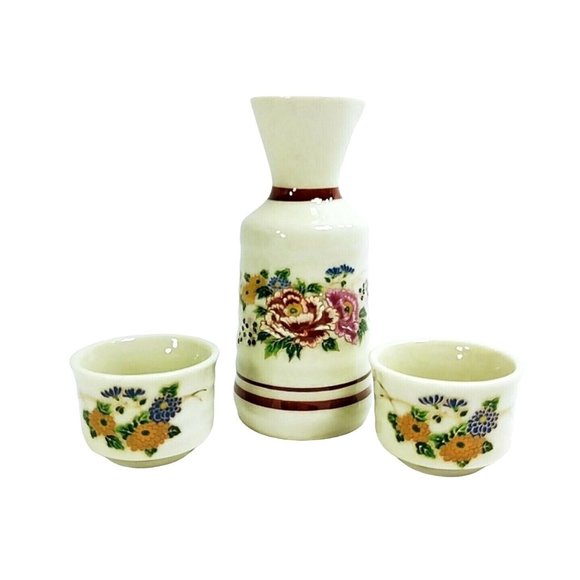 Sake Japanese 3-pc Set Asian Floral Design with Gold Outline Chop marked
